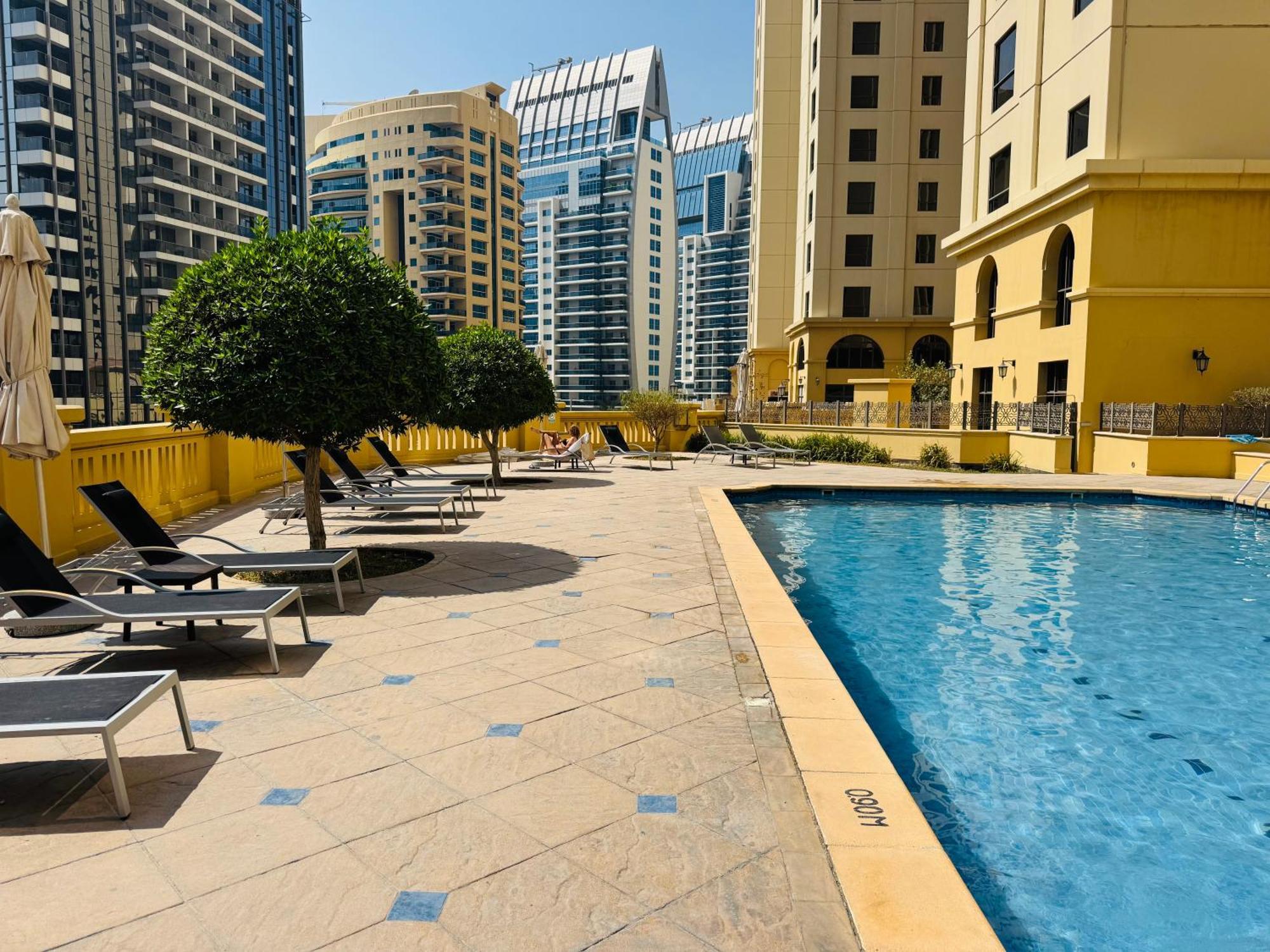 Modern Design 1 Bedroom Apartment, Pool Access Apartment Dubai