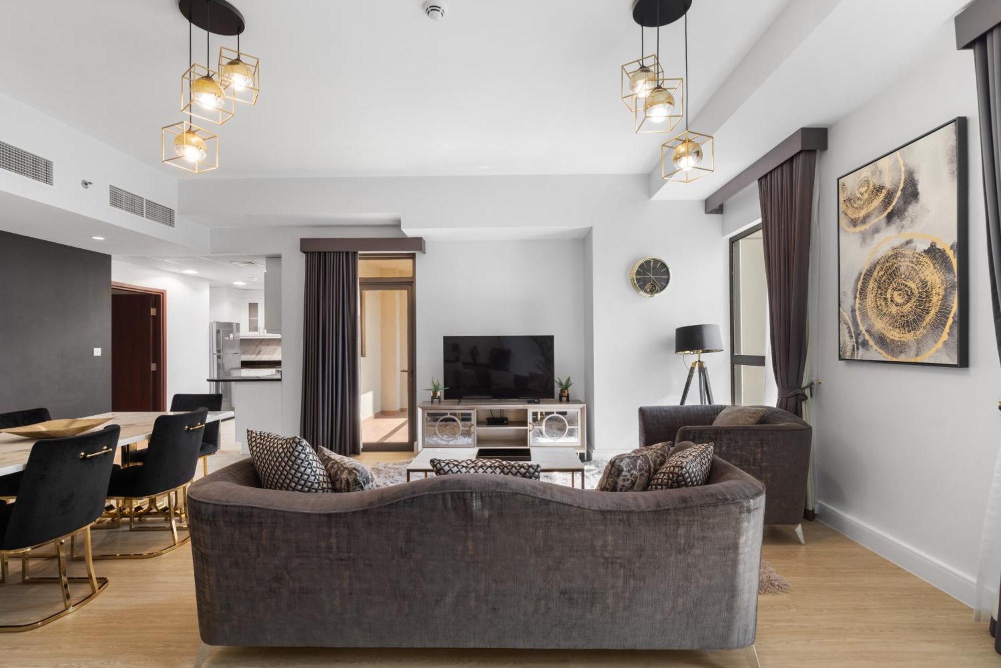 Modern Design 1 Bedroom Apartment, Pool Access Apartment